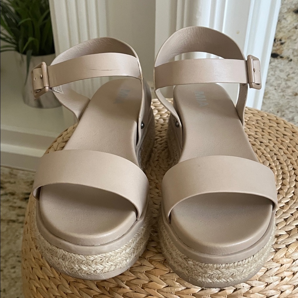 Mia Elegant Beige Women's Sandals - Picture 4 of 4